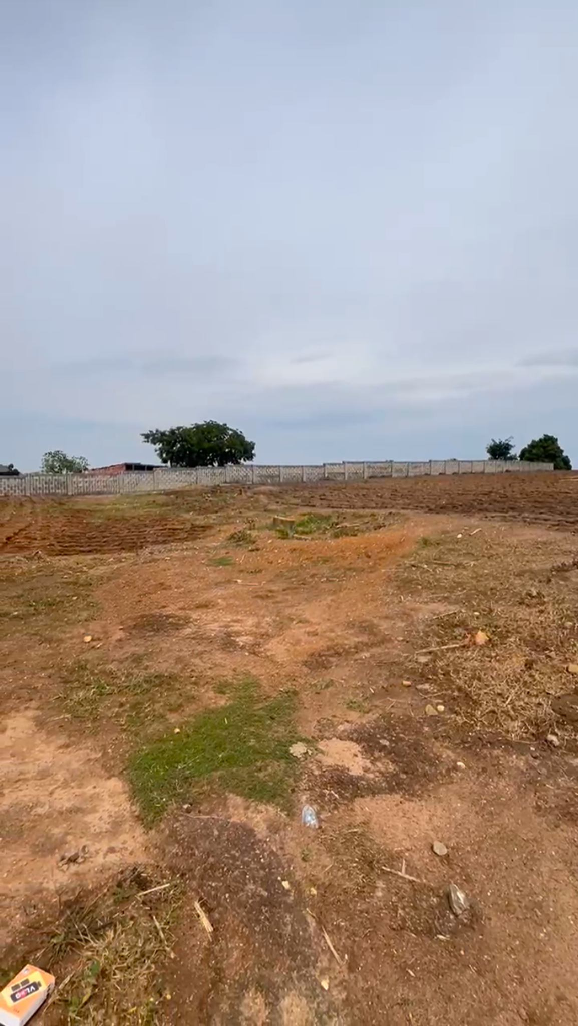 1 hectare for sale - 170 million naira   FCDA R of O (C of O applied)   Building approval  📍Kabusa