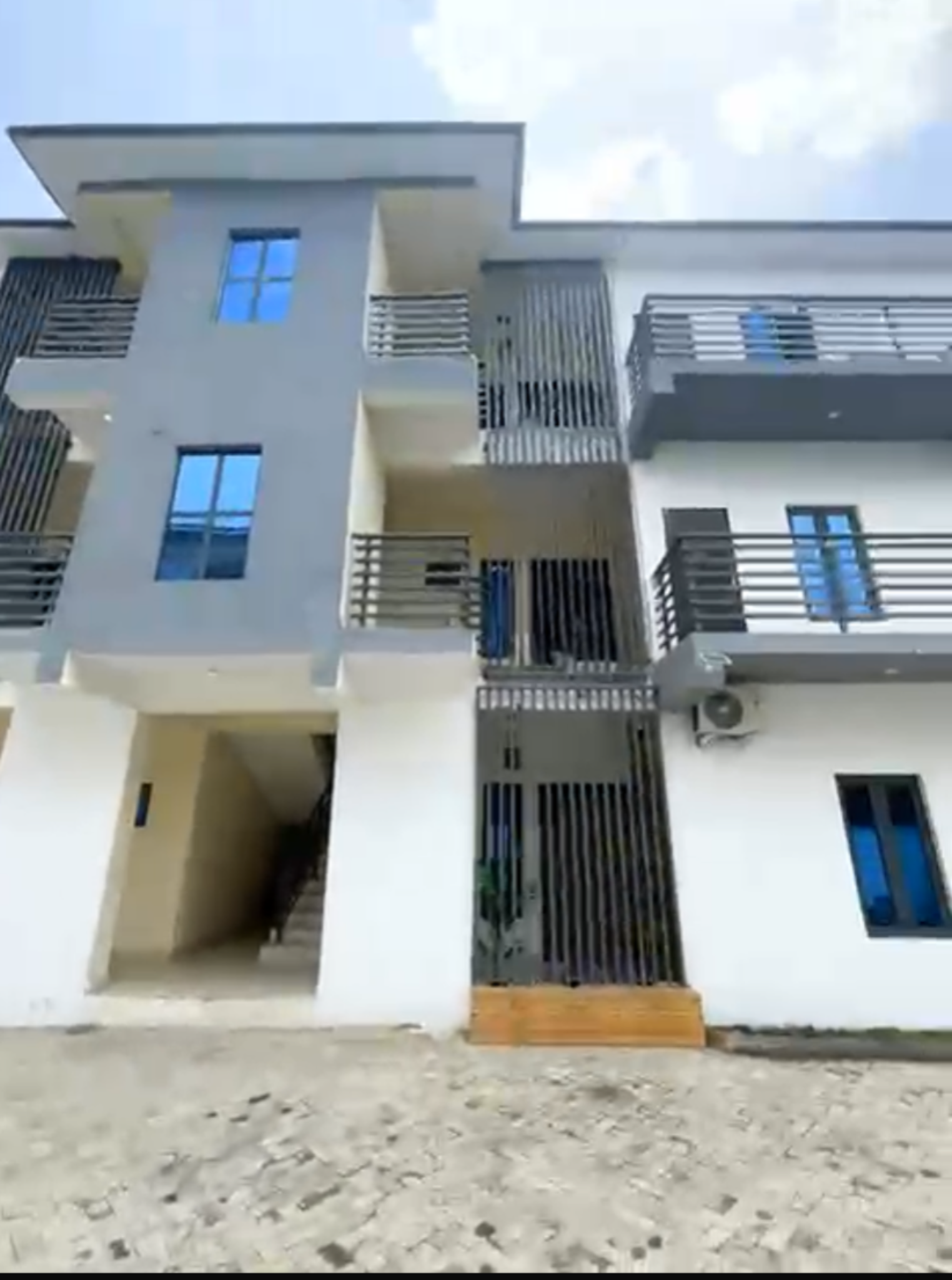 💎 Luxury Redefined in Jahi – Serviced 2-Bedroom Apartment | ₦150M (Negotiable)
