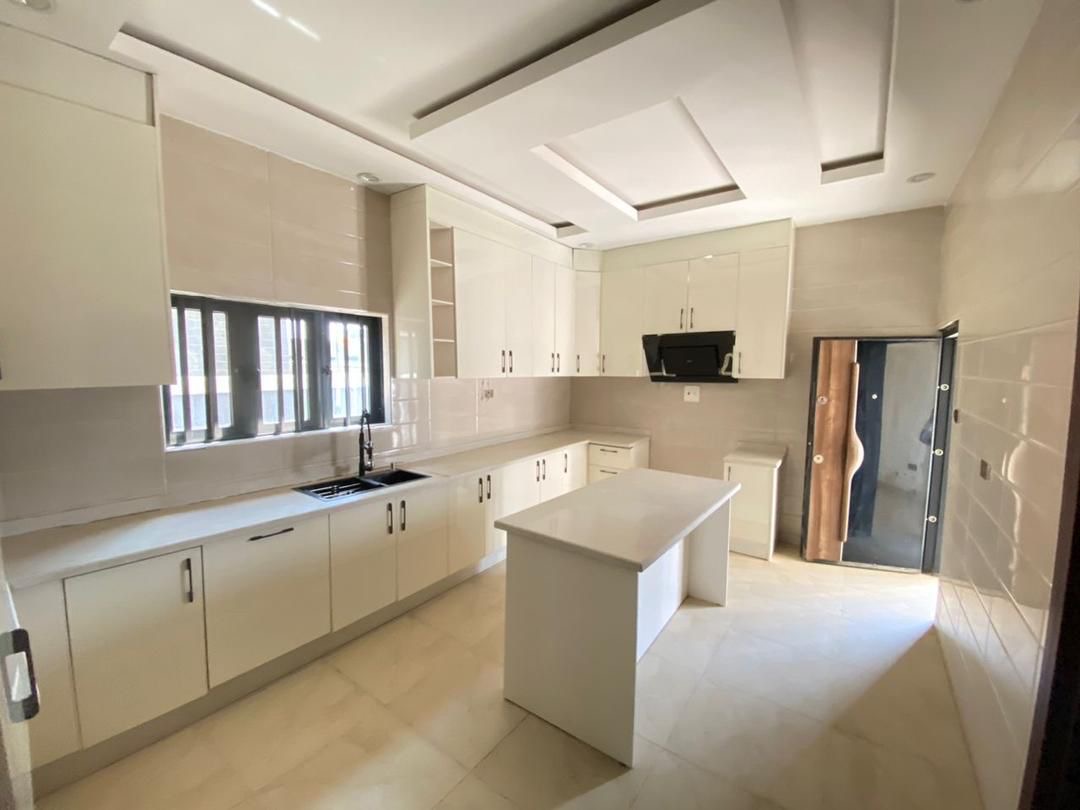 MODERN ELEGANCE IN THE HEART OF IDU, ABUJA – 5-BEDROOM SEMI-DETACHED DUPLEX FOR SALE