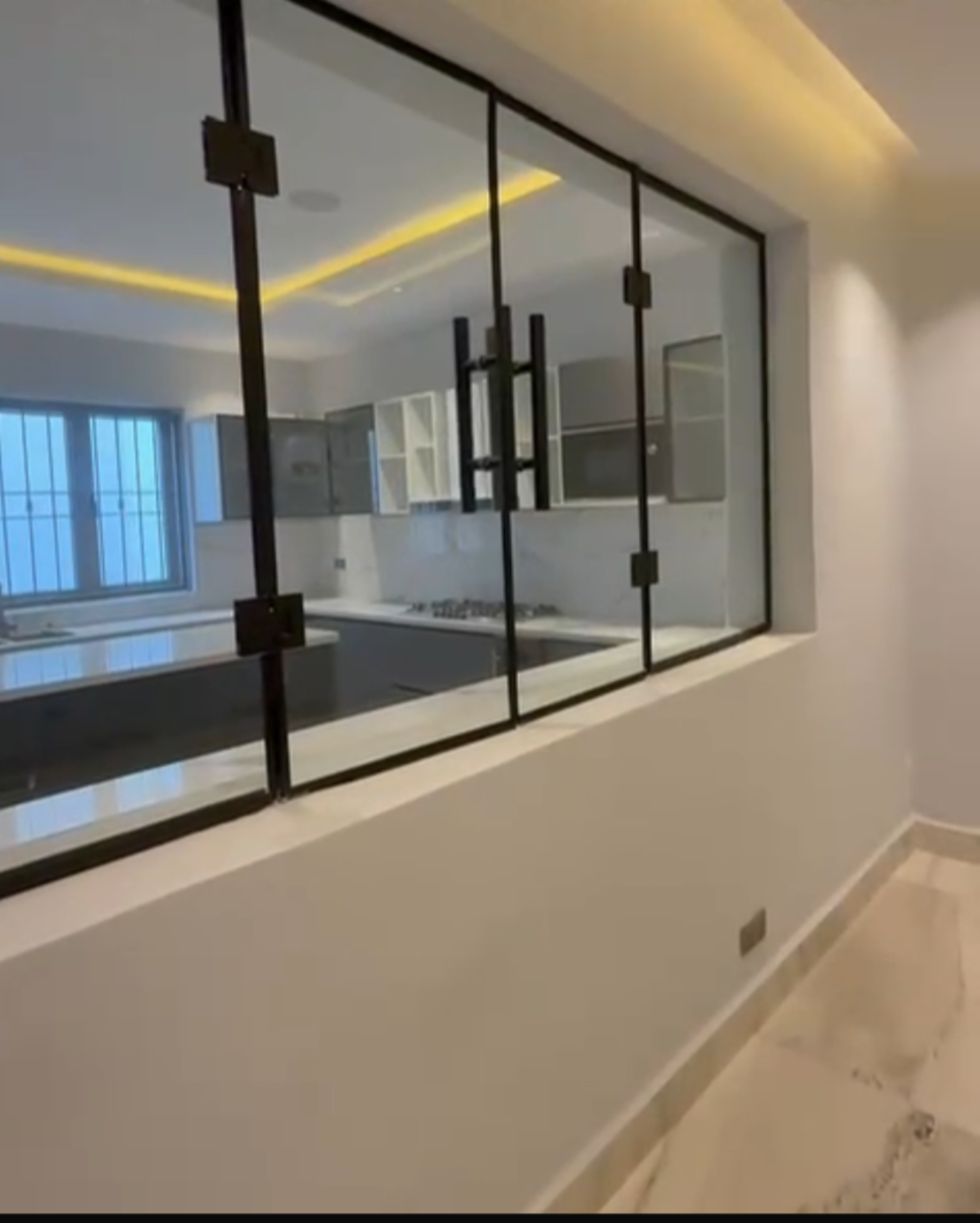 🔥 For Sale: Fully Automated 4-Bedroom Luxury Terrace | Guzape District, Abuja