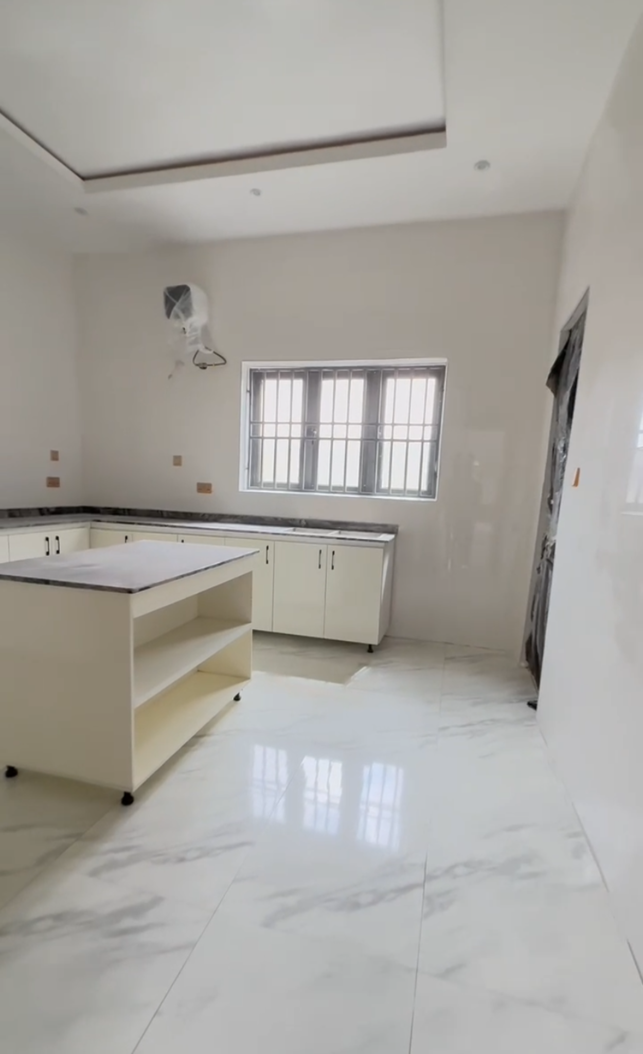 🏡 Brand New 4-Bedroom Detached Duplex for Sale – Guzape, Abuja | ₦450M 🏡
