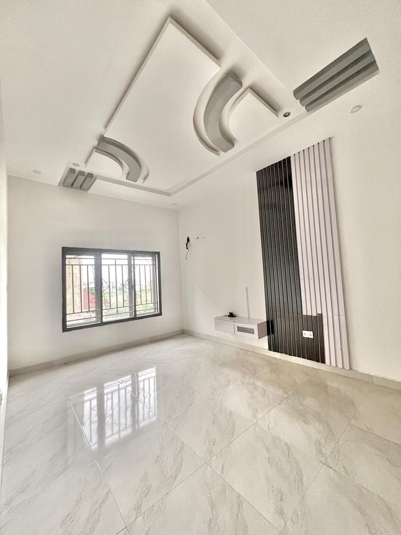🏡 Modern Sophistication in the Heart of Kaura – 4-Bedroom Luxury Terrace