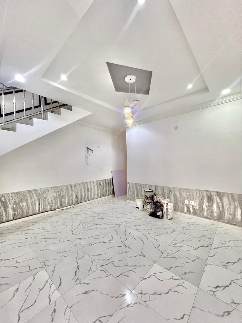 🏡 Modern Sophistication in the Heart of Kaura – 4-Bedroom Luxury Terrace