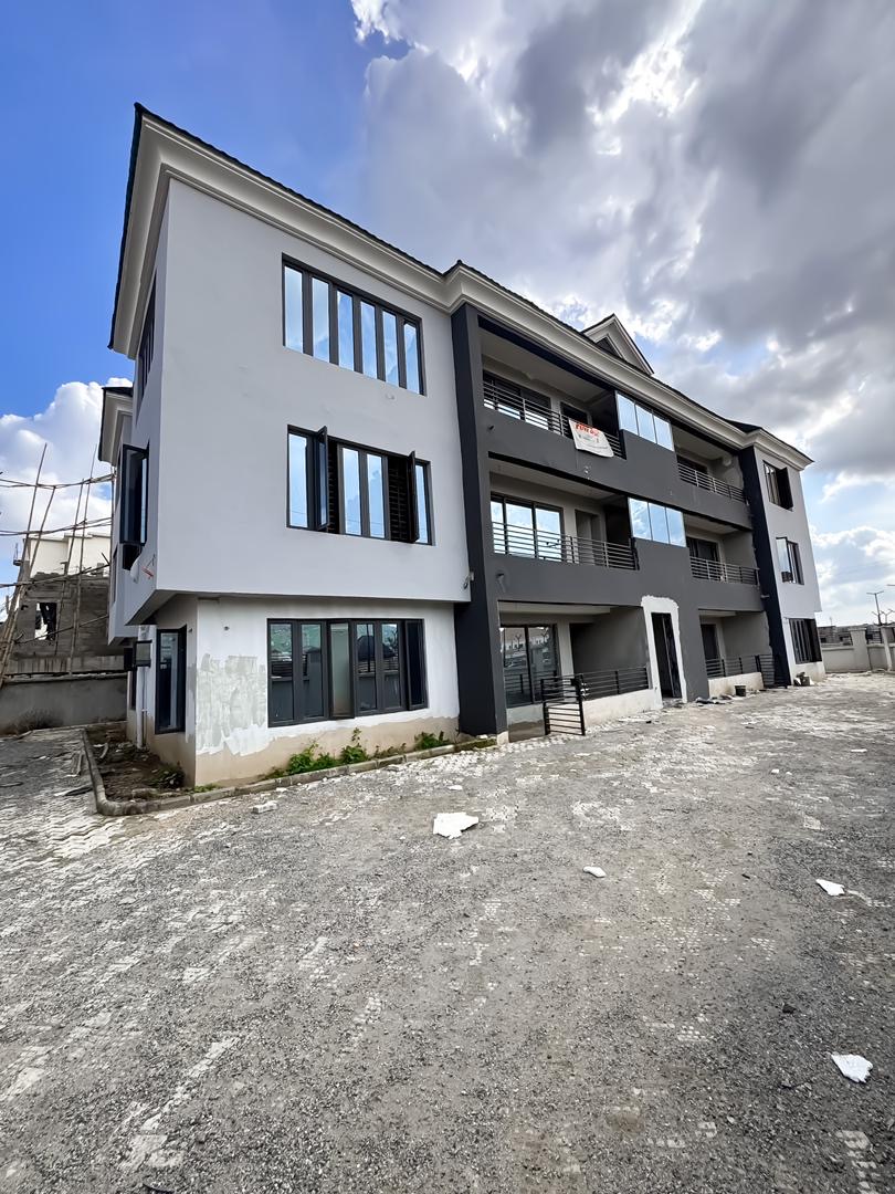 🌆 Contemporary Comfort in Mabushipe – Premium 3-Bedroom Flat