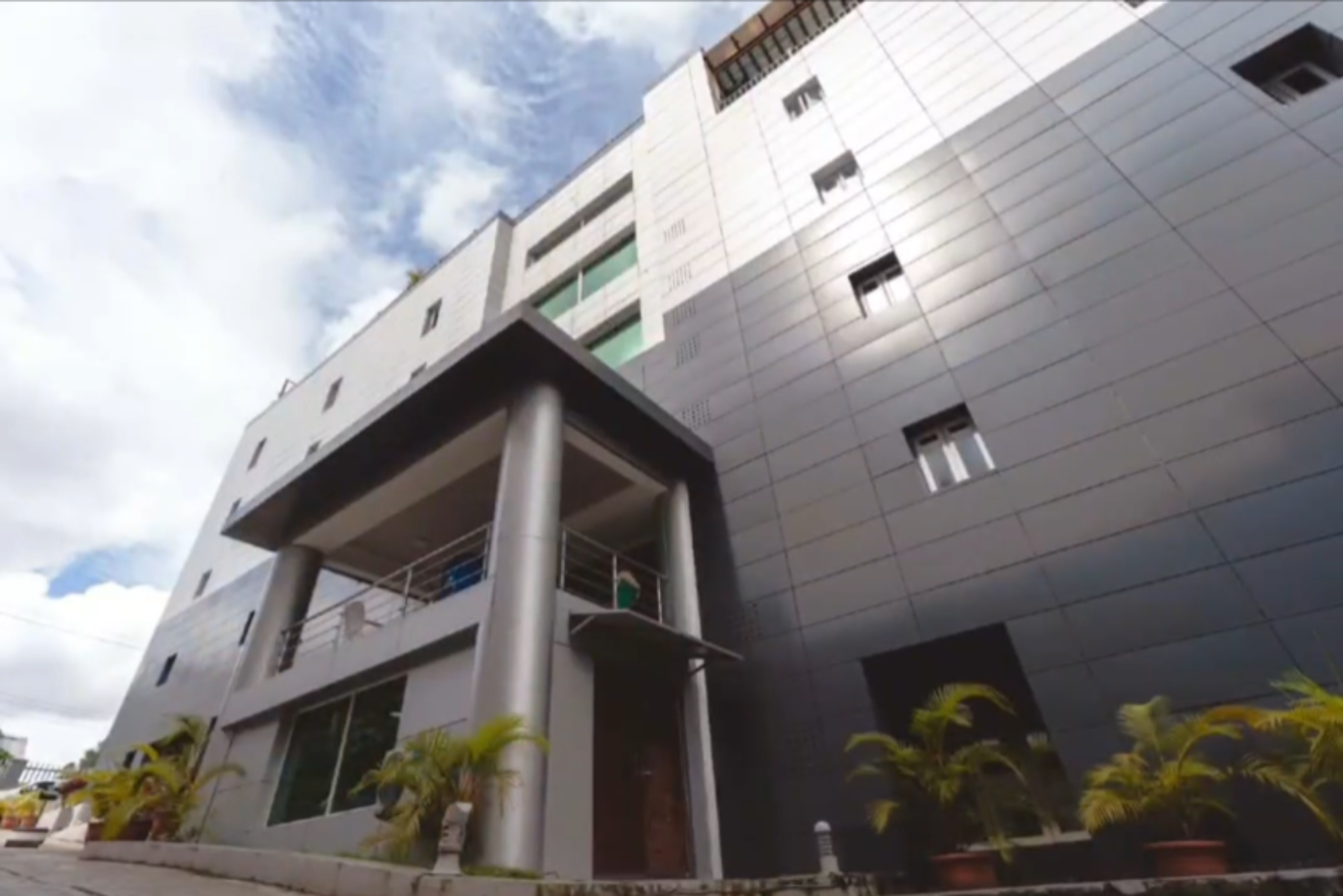 5 suspended Floors (Incl. Ground floor and Terrace) with elevator.