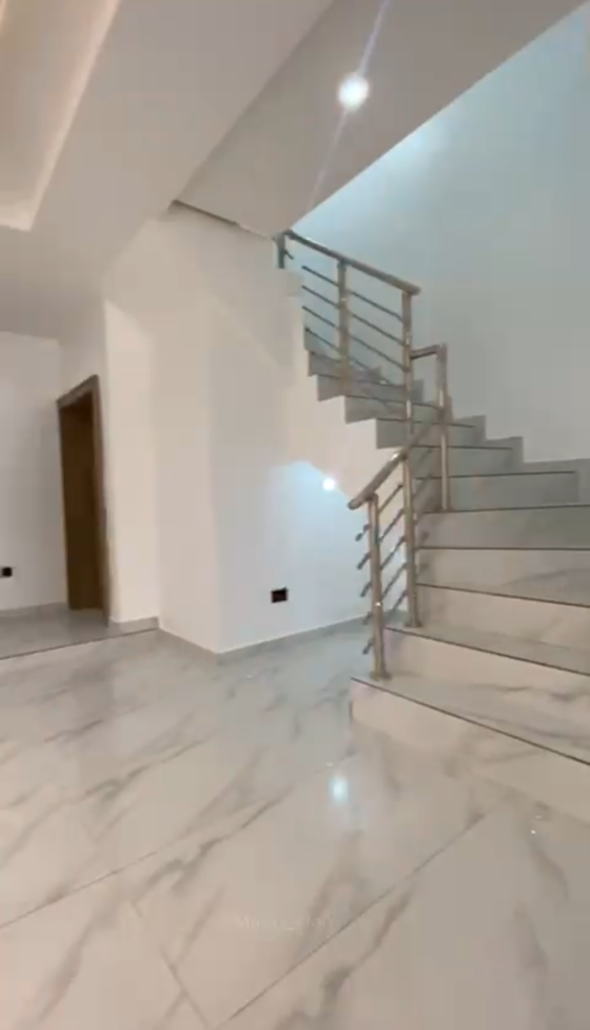 🏡 Live in Luxury or Earn Like a Landlord — You Decide.