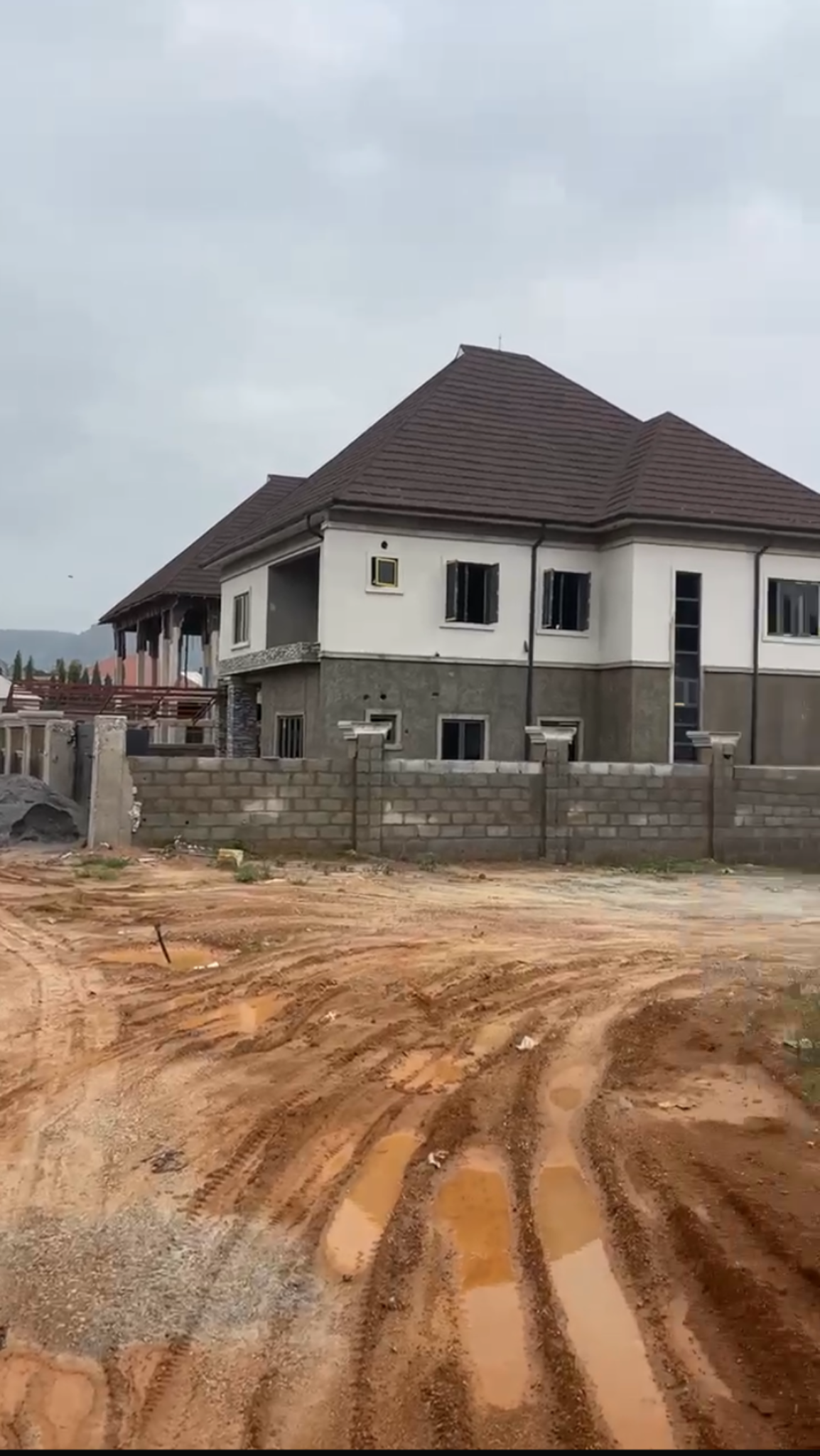 🏡 Own the Space, Live the Dream – FO1, Kubwa