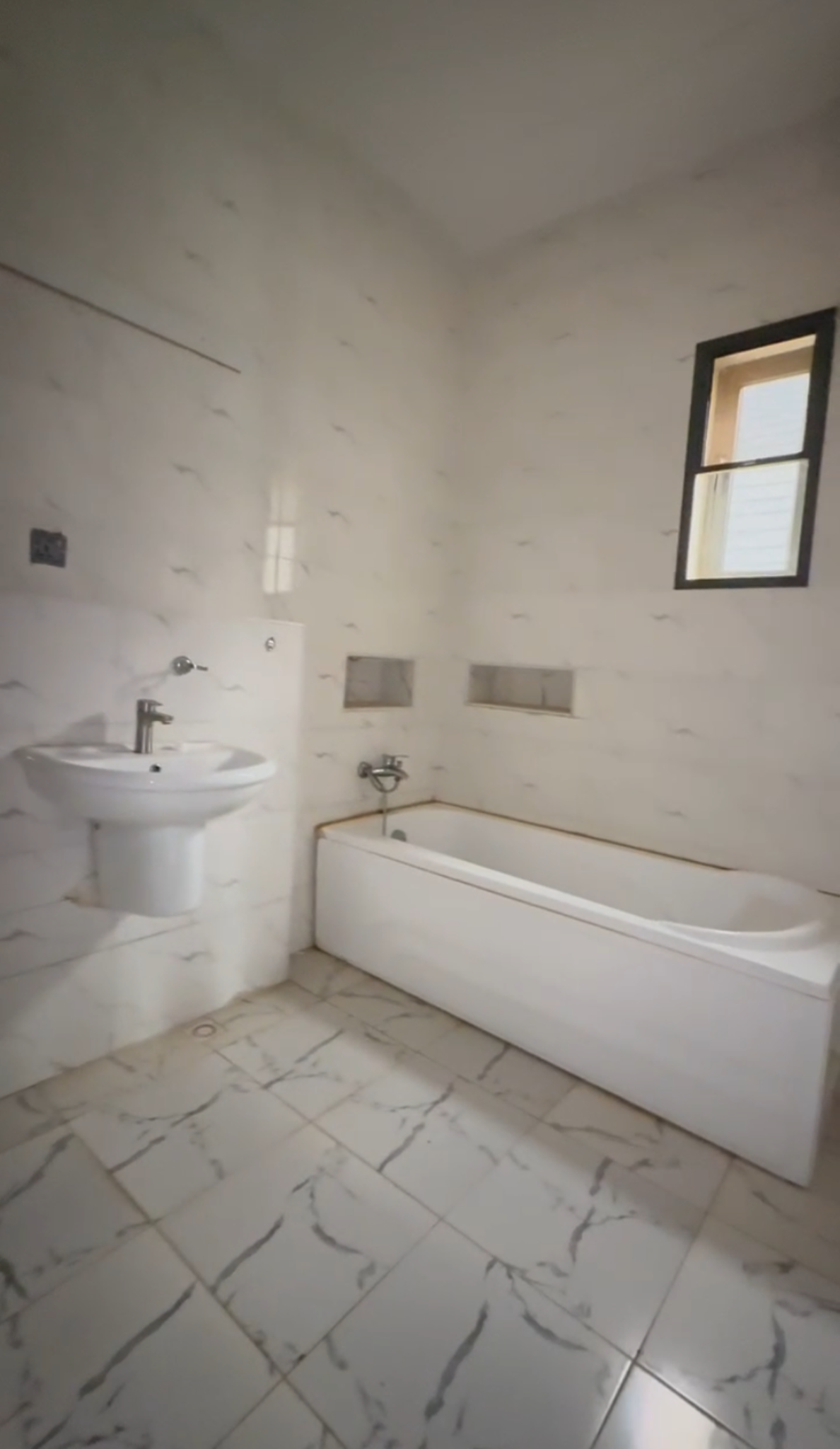 🚨 DISTRESS DEAL – Luxury 2-Bedroom Apartment in Jahi, Abuja 🚨