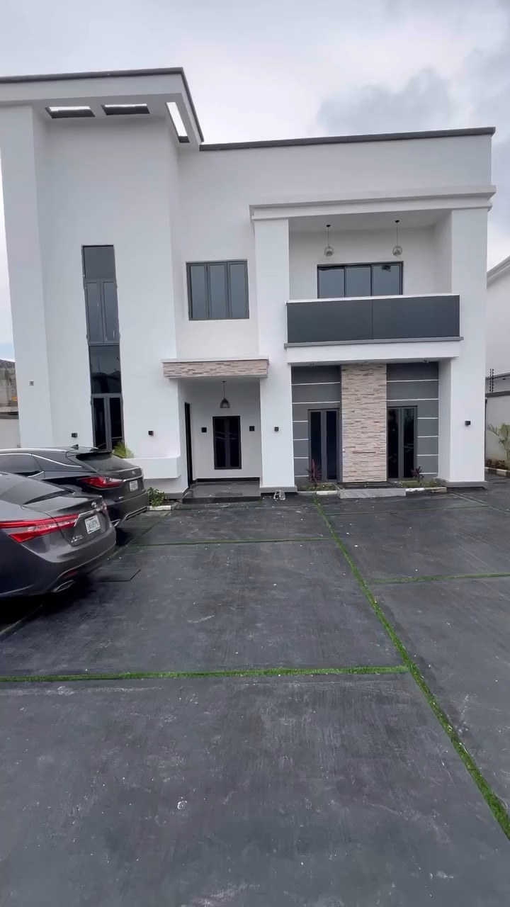 6-Bedroom Fully Detached Duplex with BQ in the prestigious Guzape District