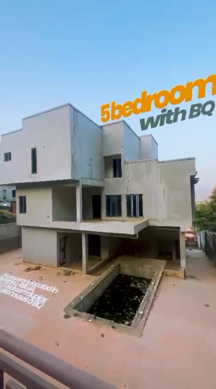 🔥 FOR SALE – Luxury 5-Bedroom Duplex + 2-Bedroom BQ