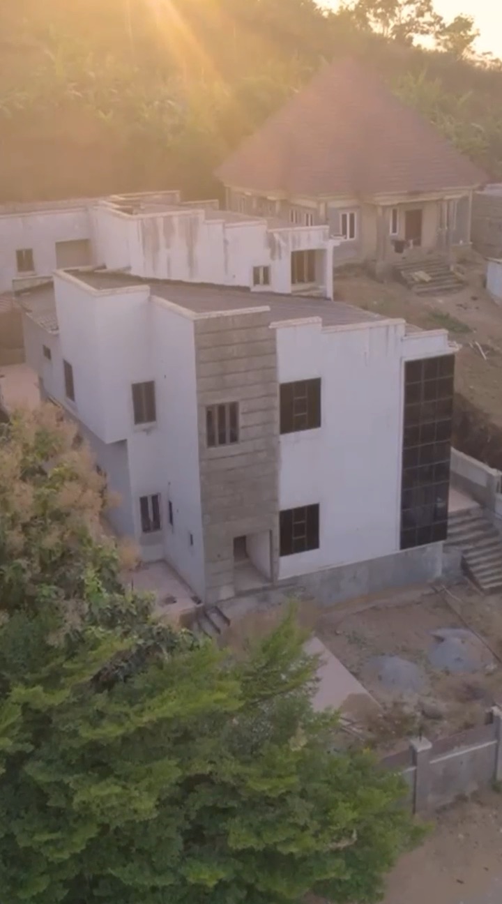 🔥 FOR SALE – Luxury 5-Bedroom Duplex + 2-Bedroom BQ