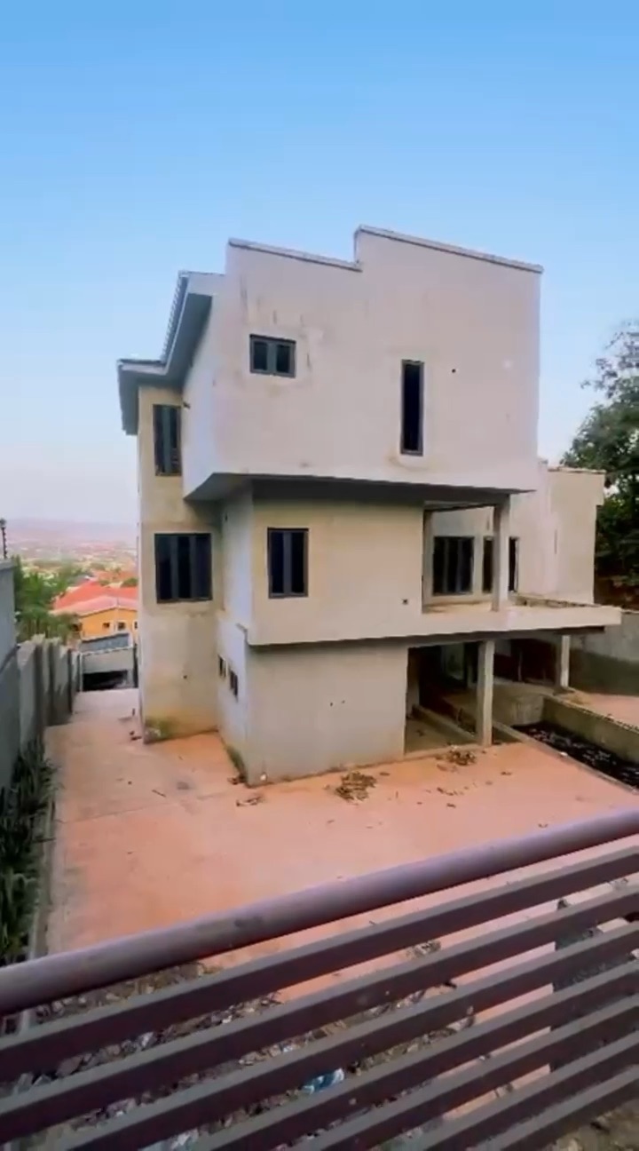 🔥 FOR SALE – Luxury 5-Bedroom Duplex + 2-Bedroom BQ